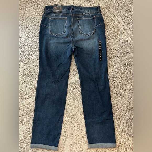 NWT Torrid “Feel the Fit” Bombshell Straight Jeans - Picture 8 of 9